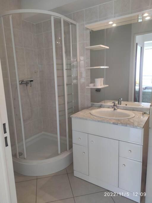 T2 Clim Avec Terrasse Et Place De Parking Privative Balaruc-les-Bains Eksteriør billede
